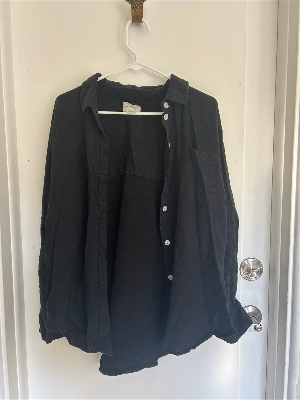 Oversized American Eagle Black Button-Up Shirt with Chest Pocket Cotton Blend
